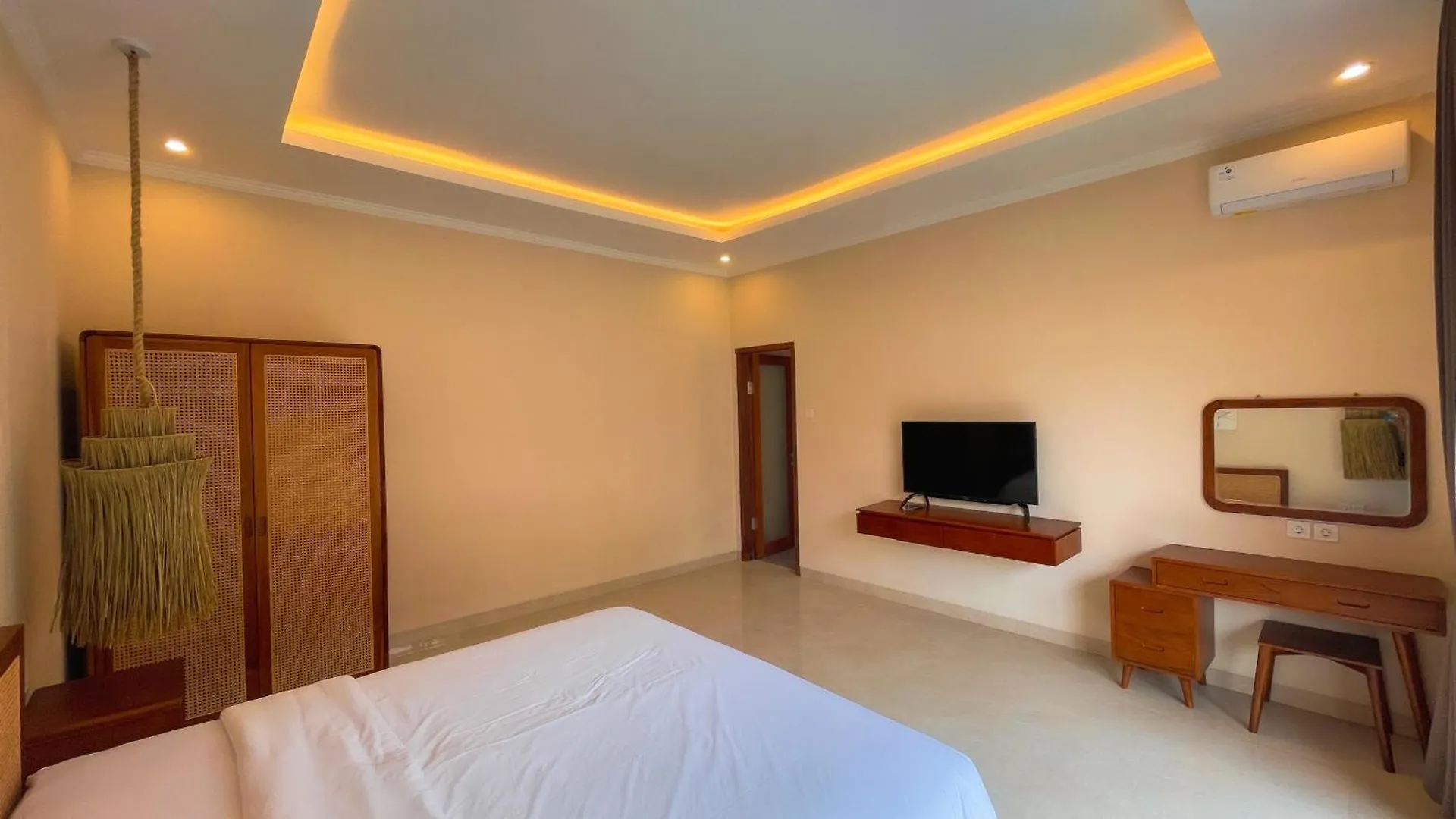 2Br Tropical Villa Sinergi In Seminyak Indonesia