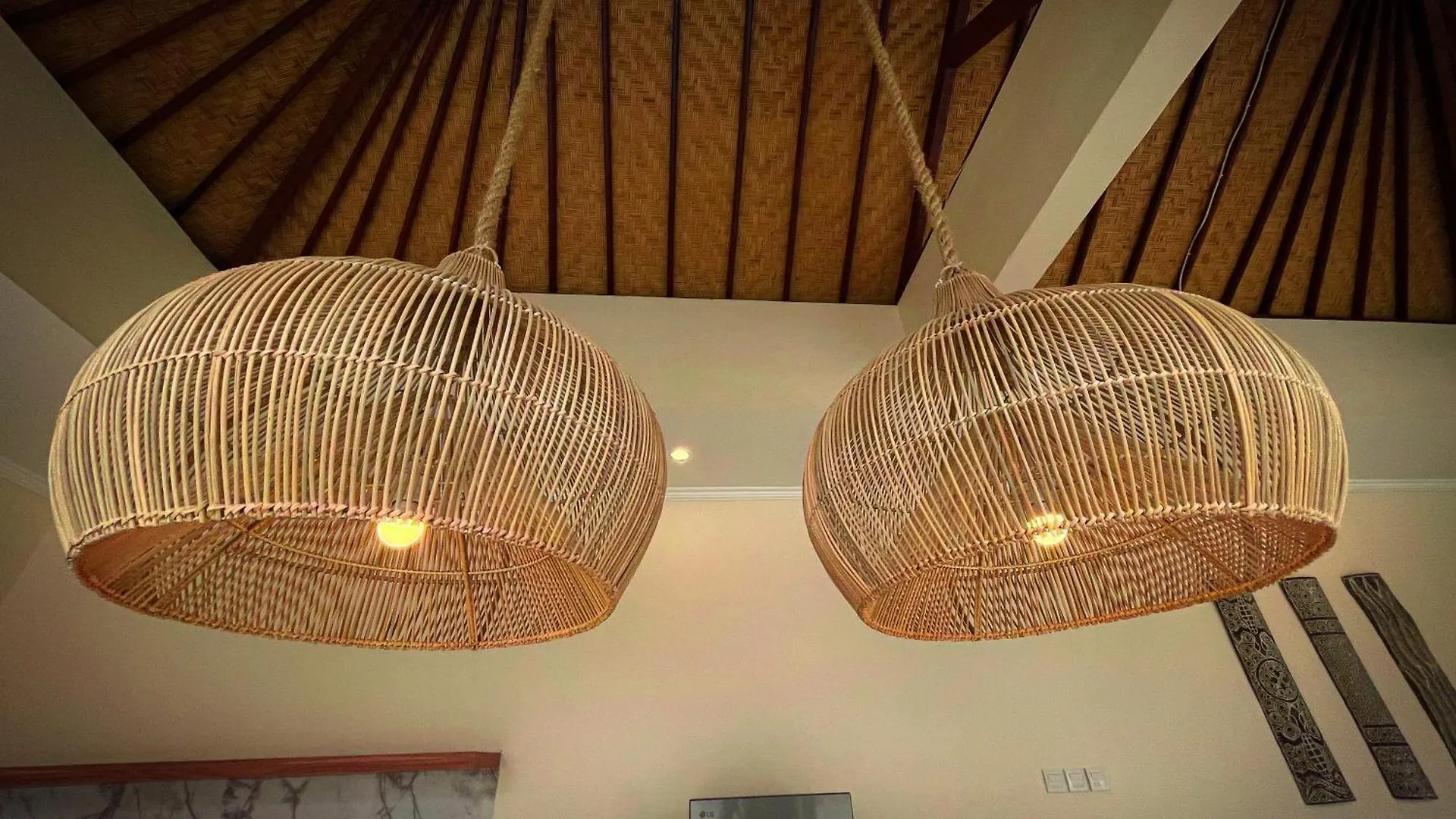 2Br Tropical Villa Sinergi In Seminyak