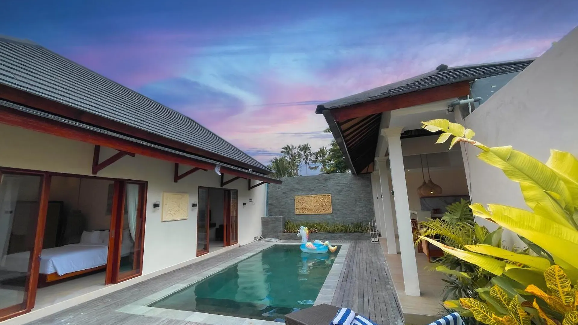 2Br Tropical Villa Sinergi In Seminyak