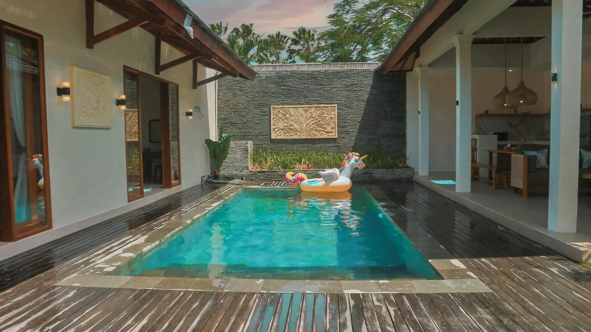 2Br Tropical Villa Sinergi In Seminyak contacts