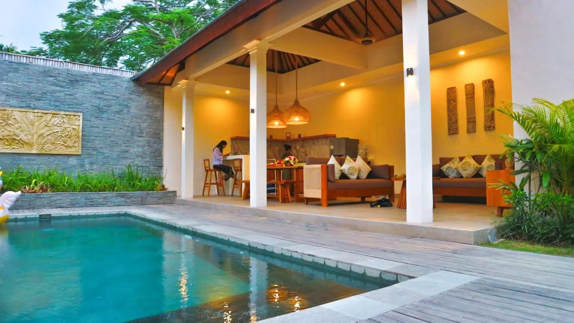 2Br Tropical Villa Sinergi In Seminyak