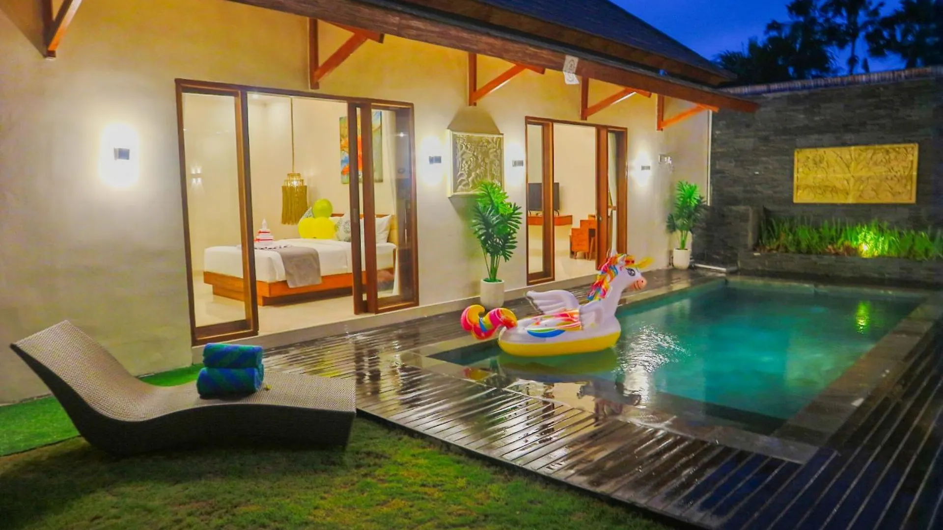 2Br Tropical Villa Sinergi In Seminyak