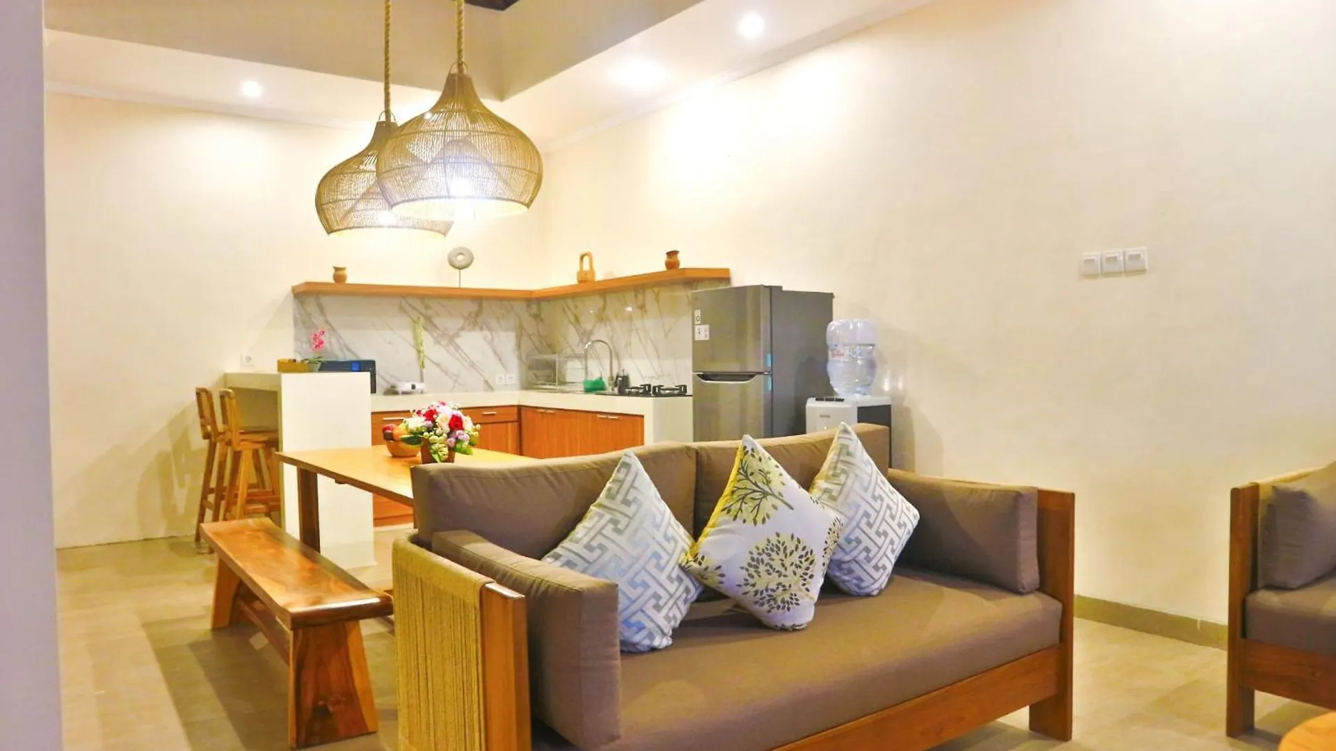 2Br Tropical Villa Sinergi In Seminyak