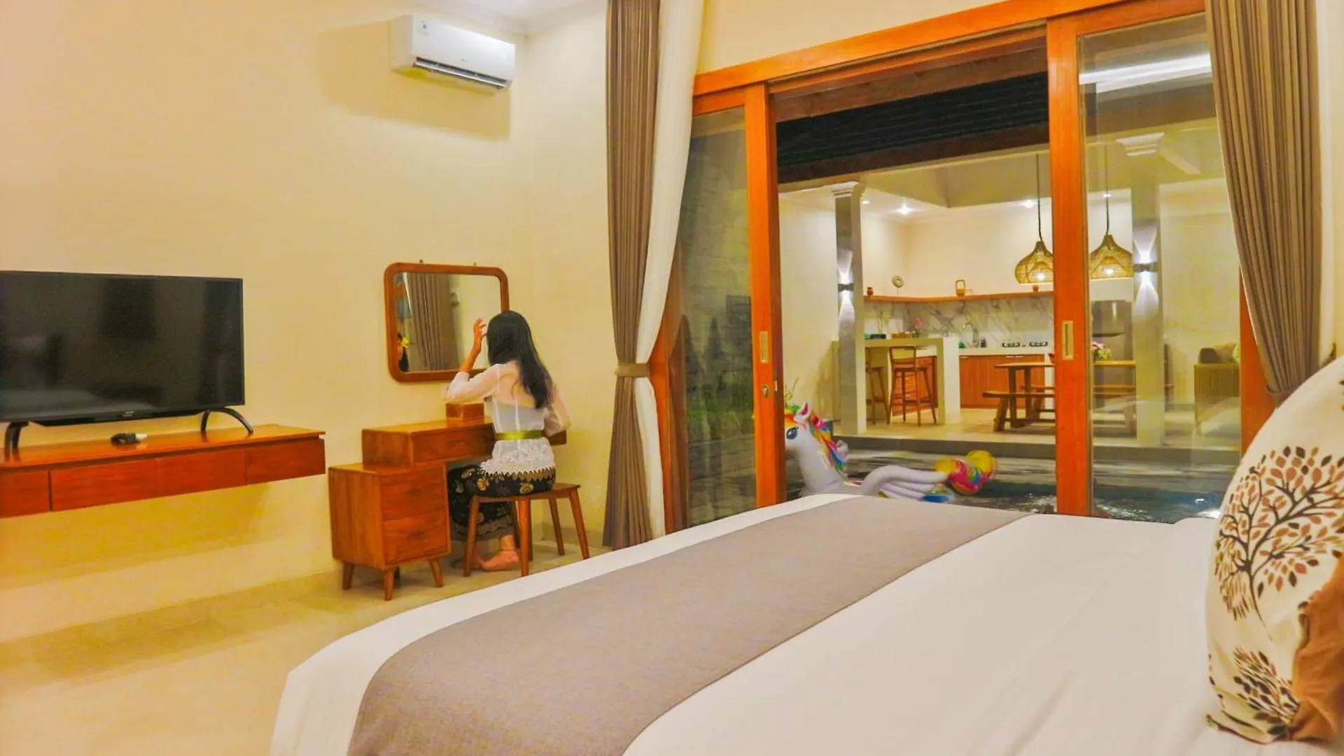 2Br Tropical Villa Sinergi In Seminyak